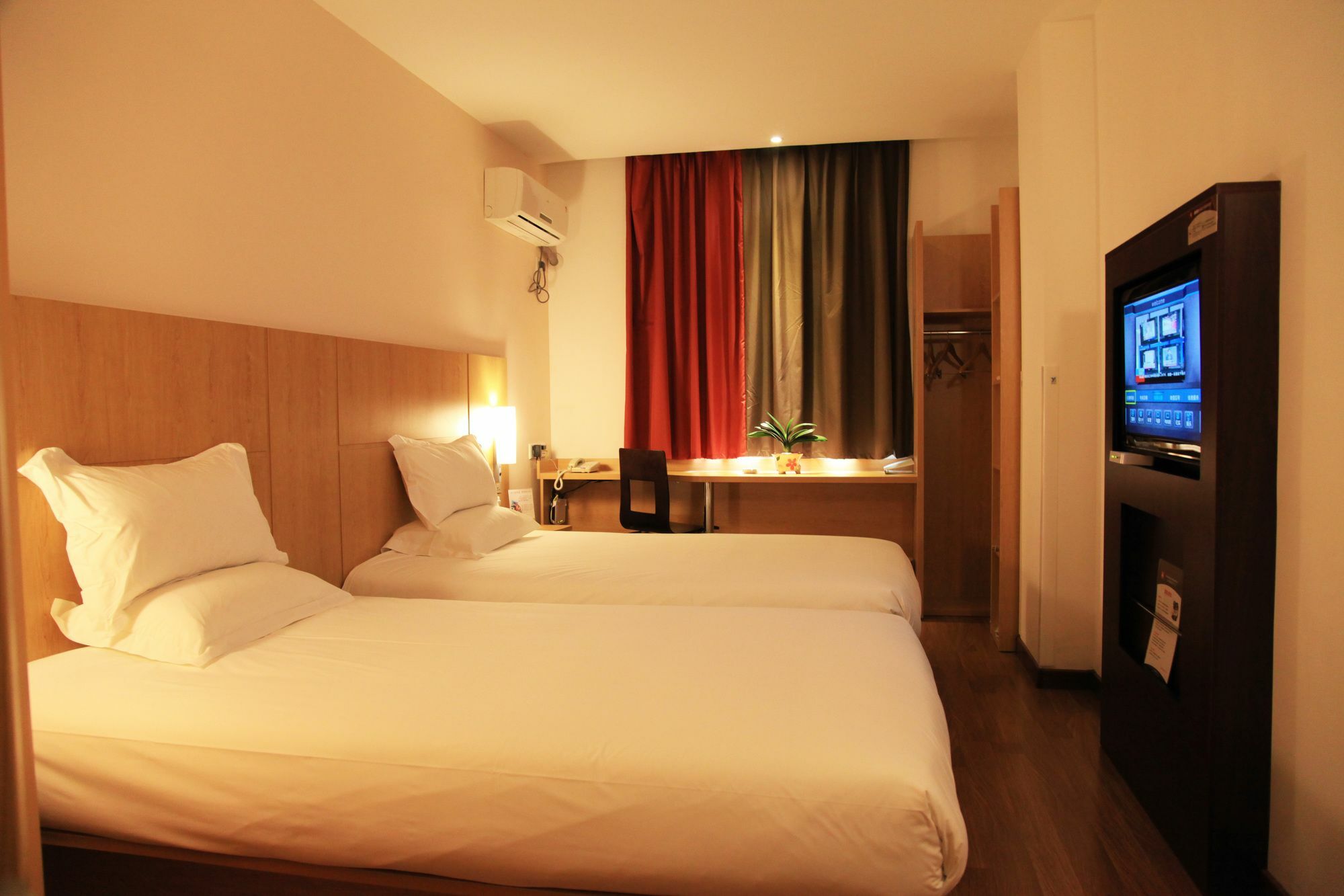 Ibis Hangzhou Huanglong Sports Center Hotel מראה חיצוני תמונה